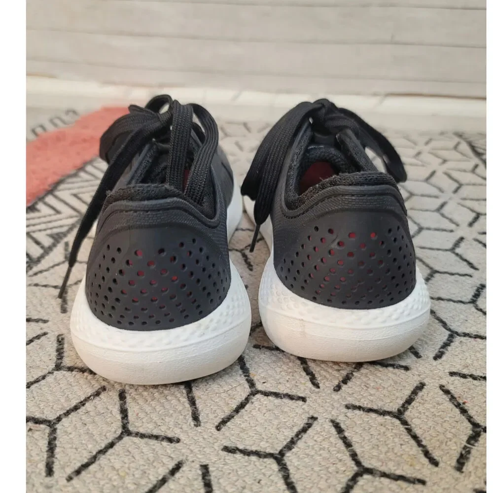 CROCS InMotion Pacer Sneakers in Black/Atmosphere, sz 8